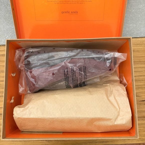 Gentle Souls by Kenneth Cole Brenda Lug Loafer Bordeaux Burgundy 9.5 NIB - Picture 10 of 11